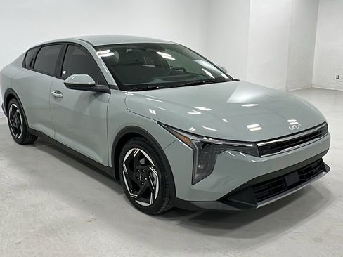Used 2025 Kia K4 EX image 8