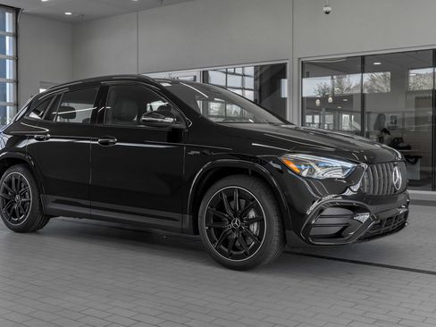 New 2025 Mercedes-Benz GLA 35 AMG 4MATIC image 12