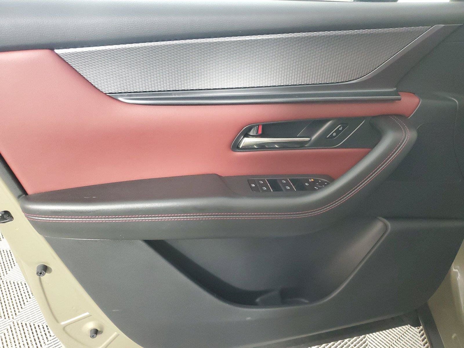 Certified 2025 MAZDA CX-70 Plug-In Hybrid w/ Premium Plus AWD/4WD image 16