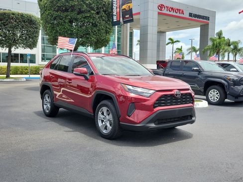 Used 2025 Toyota RAV4 XLE FWD image 2