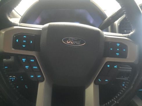 Used 2022 Ford F250 Lariat w/ Tremor Off-Road Package AWD/4WD image 27