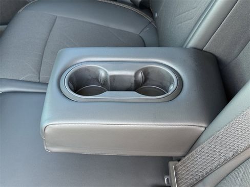 Used 2022 Chevrolet Trax LT w/ LT Convenience Package image 26