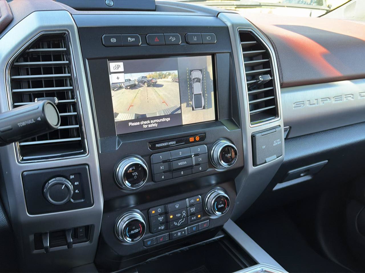 Used 2019 Ford F450 Platinum w/ Platinum Ultimate Package AWD/4WD image 17