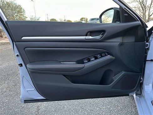 New 2025 Nissan Altima 2.5 SR w/ SR Premium Package image 14