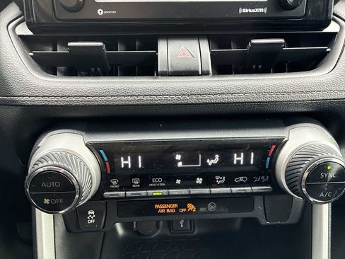 Used 2020 Toyota RAV4 LE image 16