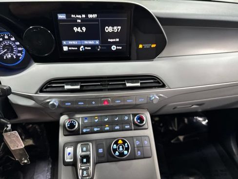 Used 2021 Hyundai Palisade SE AWD/4WD image 16