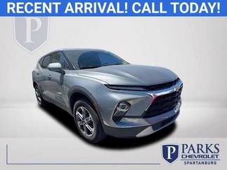 Used 2025 Chevrolet Blazer LT FWD video 1