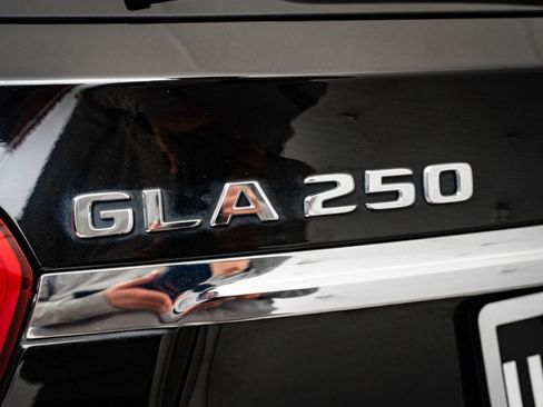 Used 2019 Mercedes-Benz GLA 250 4MATIC image 17