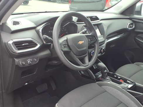 Used 2023 Chevrolet TrailBlazer LT FWD image 9