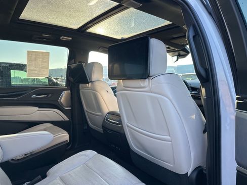 Used 2021 Cadillac Escalade ESV Sport w/ Driver Assist Tech Package image 39