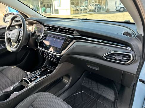 Used 2022 Chevrolet Bolt EUV LT w/ Comfort Package image 7