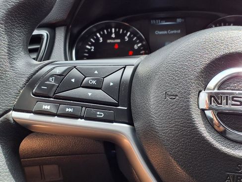 Used 2017 Nissan Rogue S image 15