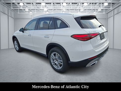 Used 2026 Mercedes-Benz GLC 300 4MATIC image 3