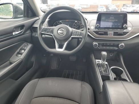 Used 2024 Nissan Altima 2.5 SV FWD image 22
