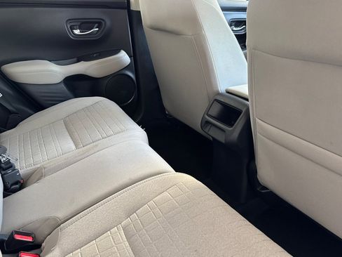 Certified 2024 Honda HR-V LX image 32