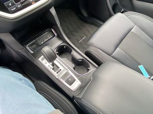 Used 2025 Subaru Ascent Premium AWD/4WD image 30