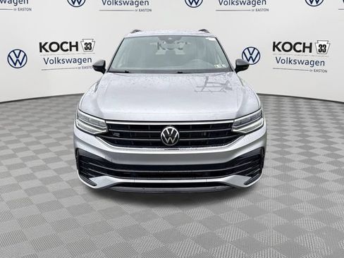 Used 2023 Volkswagen Tiguan SE R-Line AWD/4WD image 2