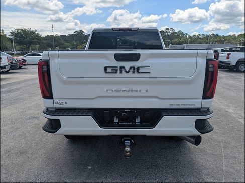 Used 2024 GMC Sierra 2500 Denali Ultimate AWD/4WD image 6