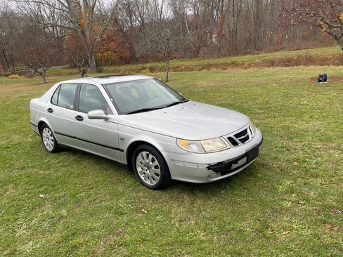 Used 2003 Saab 9-5 Linear image 2