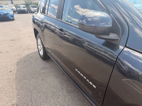 Used 2014 Jeep Compass Latitude w/ Sun/Sound Group AWD/4WD image 36