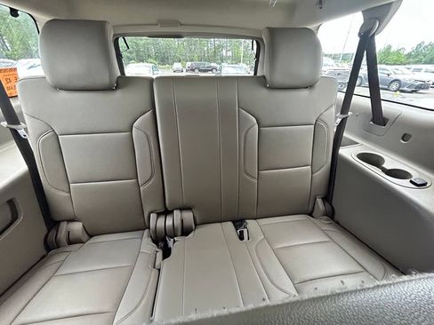 Used 2017 Chevrolet Suburban Premier AWD/4WD image 19