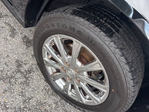 Used 2011 Buick Lucerne CXL FWD image 5