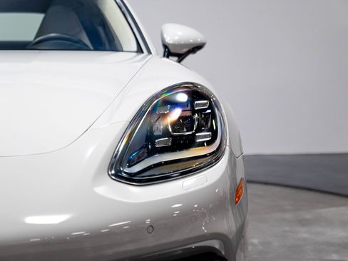 Used 2019 Porsche Panamera 4 AWD/4WD image 71