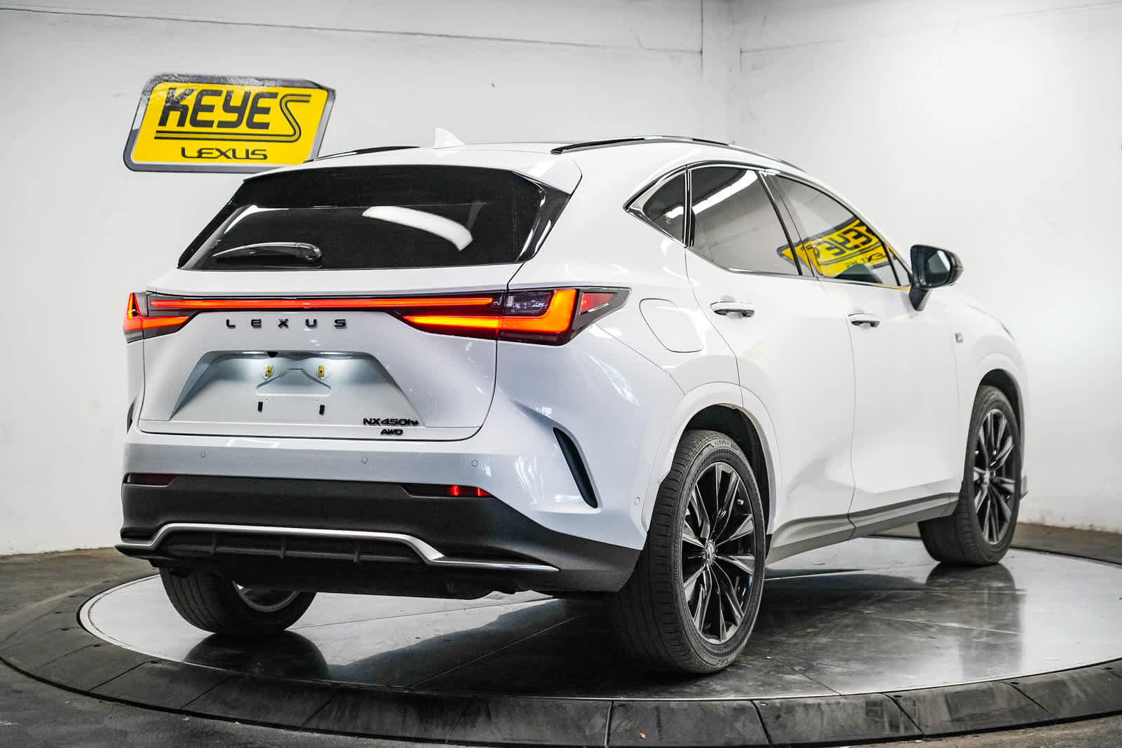 Used 2025 Lexus NX 450h+ F Sport w/ Accessory Package (2T) AWD/4WD image 4