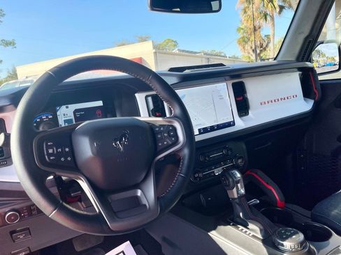 Used 2024 Ford Bronco Heritage Edition image 13