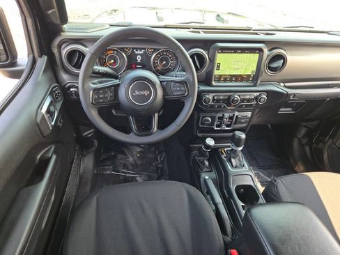Used 2023 Jeep Gladiator Sport AWD/4WD image 22