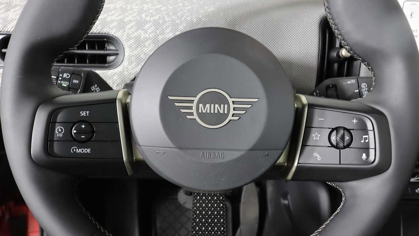 Used 2026 MINI Cooper 4-Door Hardtop FWD image 19