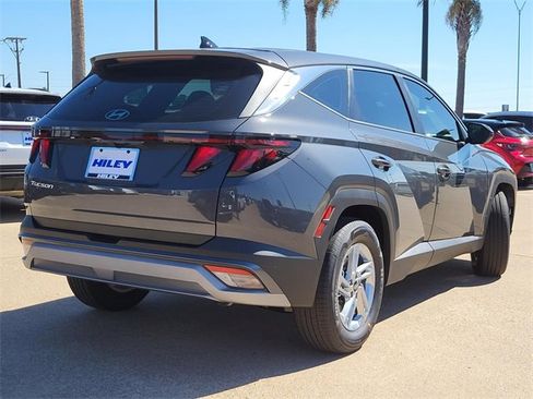 New 2026 Hyundai Tucson SE image 4