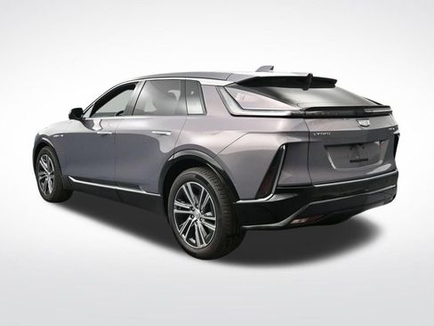 Used 2025 Cadillac Lyriq Luxury AWD/4WD image 3