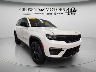 Used 2025 Jeep Grand Cherokee Limited w/ Black Appearance Package AWD/4WD video 1