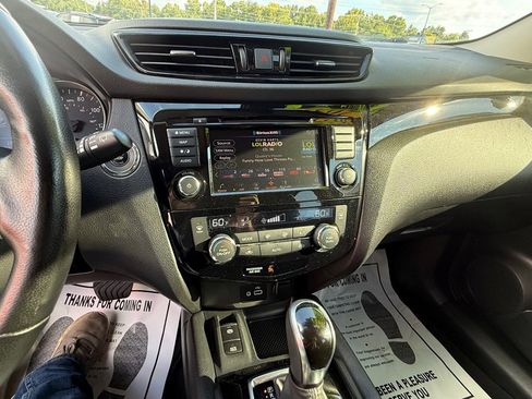 Used 2021 Nissan Rogue Sport SL w/ Premium Package image 15