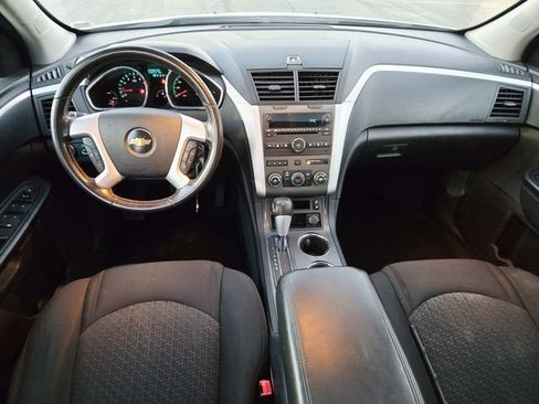 Used 2011 Chevrolet Traverse LT w/ LPO, 'HIT The Road' Package FWD image 7
