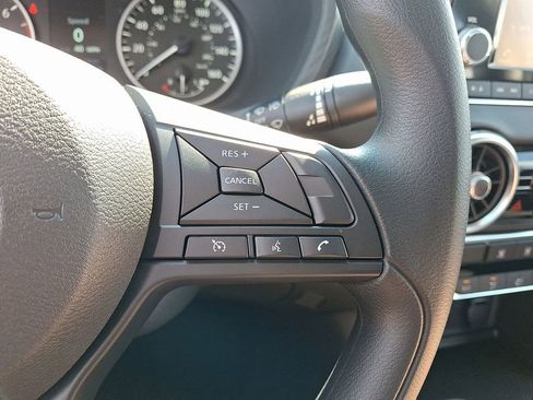 Used 2025 Nissan Sentra S image 21