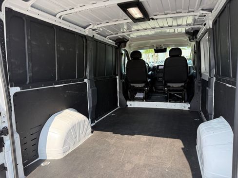 Used 2025 RAM ProMaster 2500 w/ Convenience Group FWD image 16