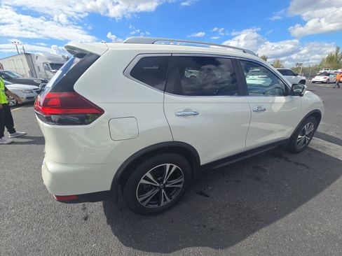 Used 2020 Nissan Rogue SV w/ Premium Package image 6