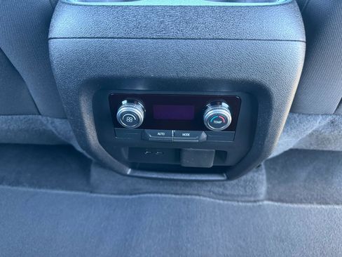 Used 2025 GMC Acadia Elevation image 23