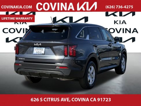 Used 2023 Kia Sorento LX image 8