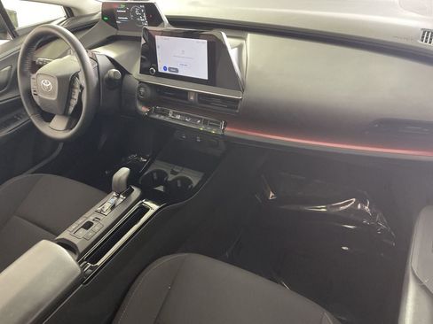 Used 2026 Toyota Prius Plug-In Hybrid FWD image 24
