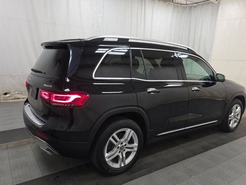 Used 2021 Mercedes-Benz GLB 250 4MATIC w/ Premium Package image 2