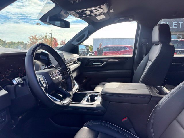 Used 2026 GMC Yukon XL Elevation AWD/4WD image 11