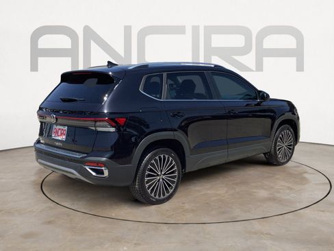 New 2026 Volkswagen Taos SE FWD image 8