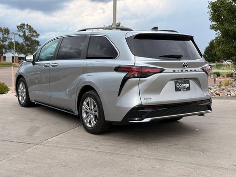 Used 2023 Toyota Sienna XSE w/ XSE Plus Package AWD/4WD image 5