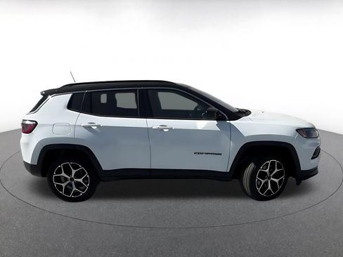 Used 2025 Jeep Compass Limited AWD/4WD image 15