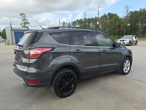 Used 2018 Ford Escape SE FWD image 18