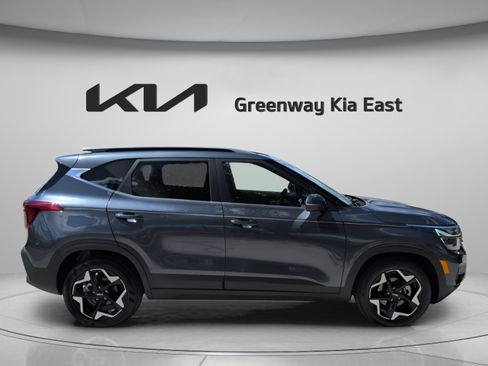 Used 2024 Kia Seltos EX FWD image 5