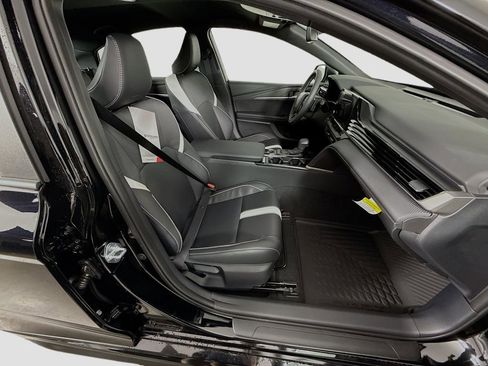 Certified 2026 Toyota Camry SE w/ Convenience Package FWD image 18